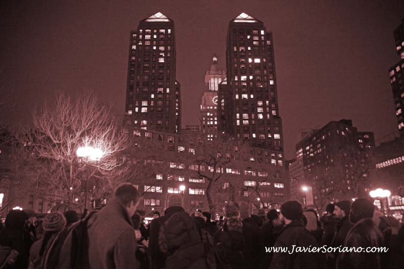 Javier Soriano: Latino photographer. Union Square, New York City. Vigilia por lo sucedido en Tucson, Arizona.