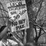 "Sin Justicia no hay paz". Manifestante en Washington Square Park. Los manifestantes marcharon a diferentes lugares en Manhattan y al Union Square Park. Foto tomada por Javier Soriano/www.JavierSoriano.com el 01/05/2014.