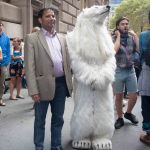 9/22/2014. NYC - The polar bear before he was arrested by the NYPD (El oso polar antes de ser arrestado por la policía de Nueva York).