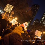 20/11/2014 – Manifestantes frente a las Naciones Unidas en Nueva York en apoyo a los 43 estudiantes de Ayotzinapa, Guerrero, México. Foto por Javier Soriano/www.JavierSoriano.com