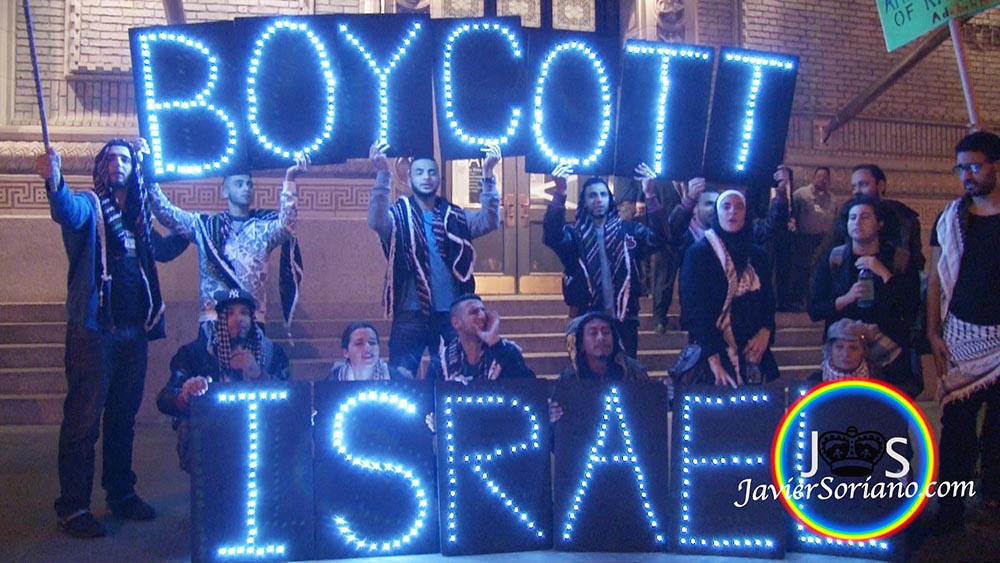 Thursday, November 13th, 2014. New York City – On Wednesday, November 12th, 2014, Adalah-NY organized the demonstration: “Tell BAM: There is no ART in APARTHEID. Boycott Batsheva!”
The demonstration was endorsed by BDS Arts Coalition; Brooklyn College SJP; Brooklyn for Peace; City College of New York SJP; CODEPINK NYC; College of Staten Island SJP; Columbia SJP; Drew University SJP; International Socialist Organization NYC; Jews Say No!; Malcolm X Grassroots Movement; NYC Solidarity with Palestine; WESPAC Foundation; Women in Black, Union Square; Ya-Ya Network.