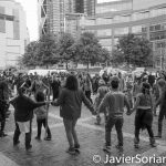 Domingo 9 de octubre de 2016. Manhattan, ciudad de Nueva York - Noveno Día Anual de Recordatorio Indígena.
Danzantes Mexicas y otras personas danzando.

Sunday, October 9, 2016. Manhattan, New York City -  9th Annual NYC Indigenous Day Of Remembrance.
Mexica dancers and other people dancing. 
Photo by Javier Soriano/www.JavierSoriano.com