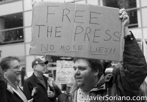 3/25/2017 NYC - People for Free Press. Activist at Bryant Park. "Free the press. No more lies!!!" Photo by Javier Soriano/www.JavierSoriano.com