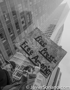 3/25/2017 NYC - People for Free Press. Activist at Bryant Park. "Free press = Free America." Photo by Javier Soriano/www.JavierSoriano.com