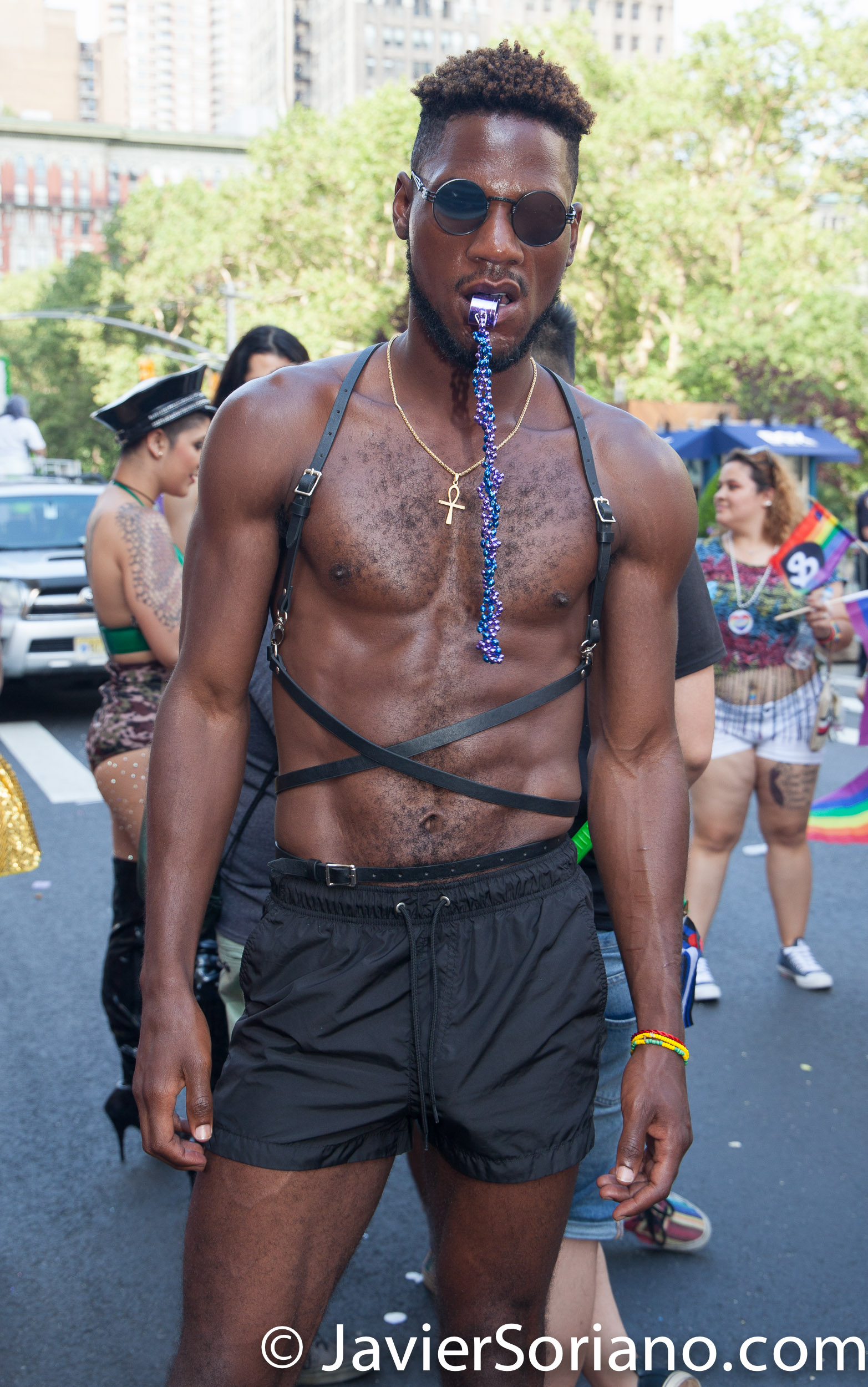 25/6/2017 Manhattan, Nueva York - Marcha del Orgullo LGBTQ 2017. Hermoso hombre de la raza negra. Foto por Javier Soriano/www.JavierSoriano.com