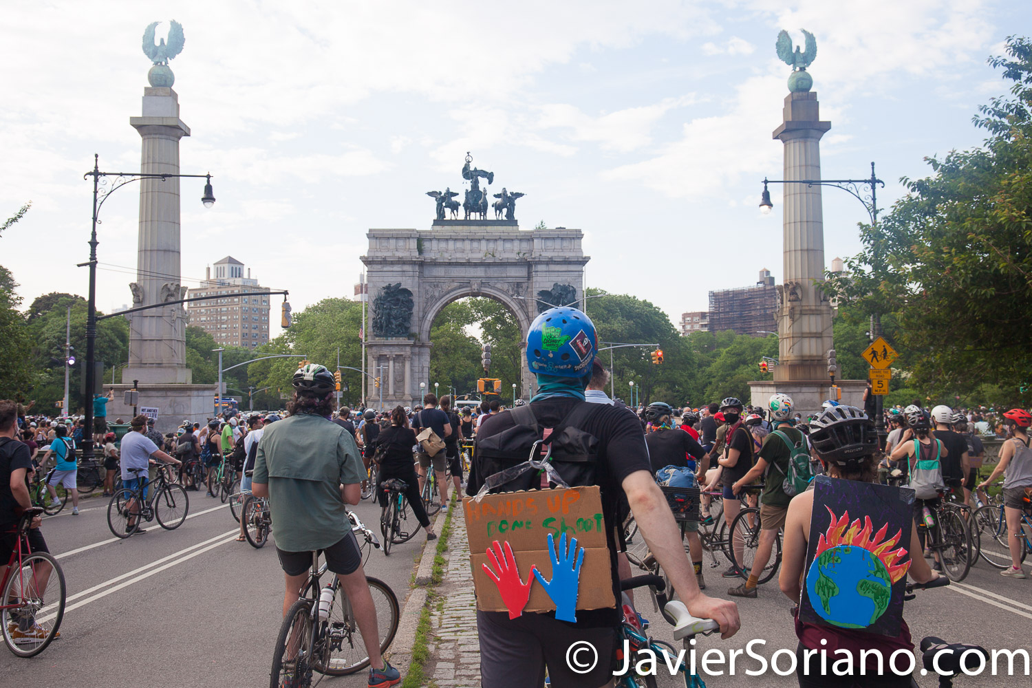 Wednesday, June 10, 2020. Brooklyn, New York City – Today was the second bike ride in solidarity with Black Lives matter. People gathered at Grand Army Plaza and rode their bikes to different places in Brooklyn. Photo by Javier Soriano/www.JavierSoriano.com