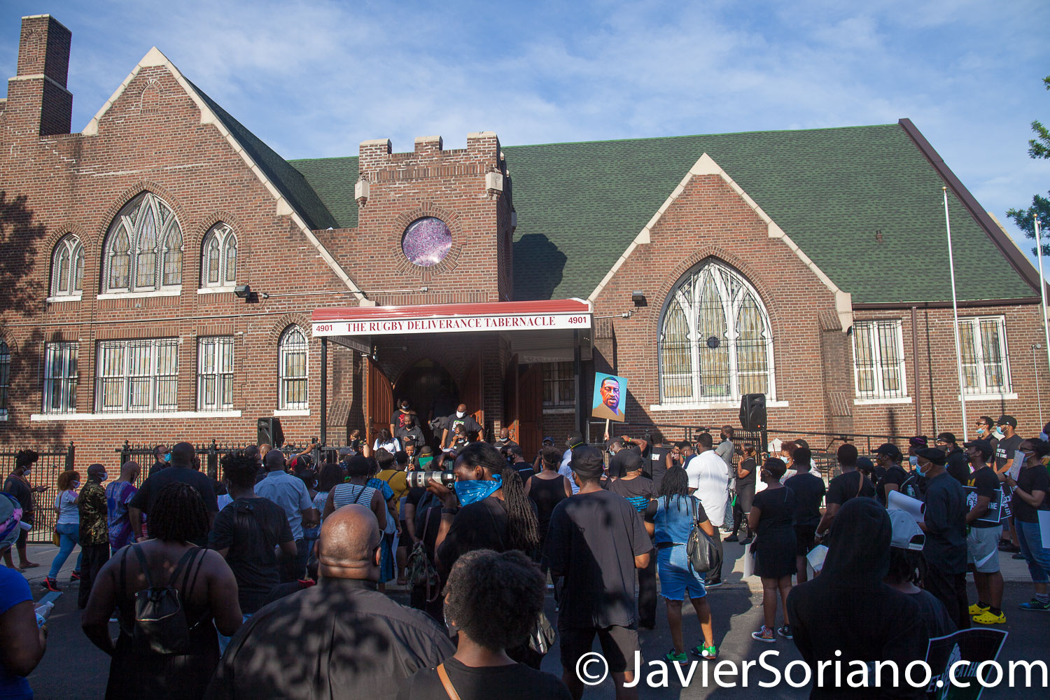 Sunday, June 21, 2020. New York City – “Father’s Day. Faith Leaders Prayer and March” in East Flatbush, Brooklyn. Protestors said they were praying for peace and justice. They marched “in solidarity and support of the fight of systemic racism.” People marched from Nostrand Avenue and Church Avenue to The Rugby Deliverance Tabernacle on 4901 Snyder ave. Photo by Javier Soriano/www.JavierSoriano.com