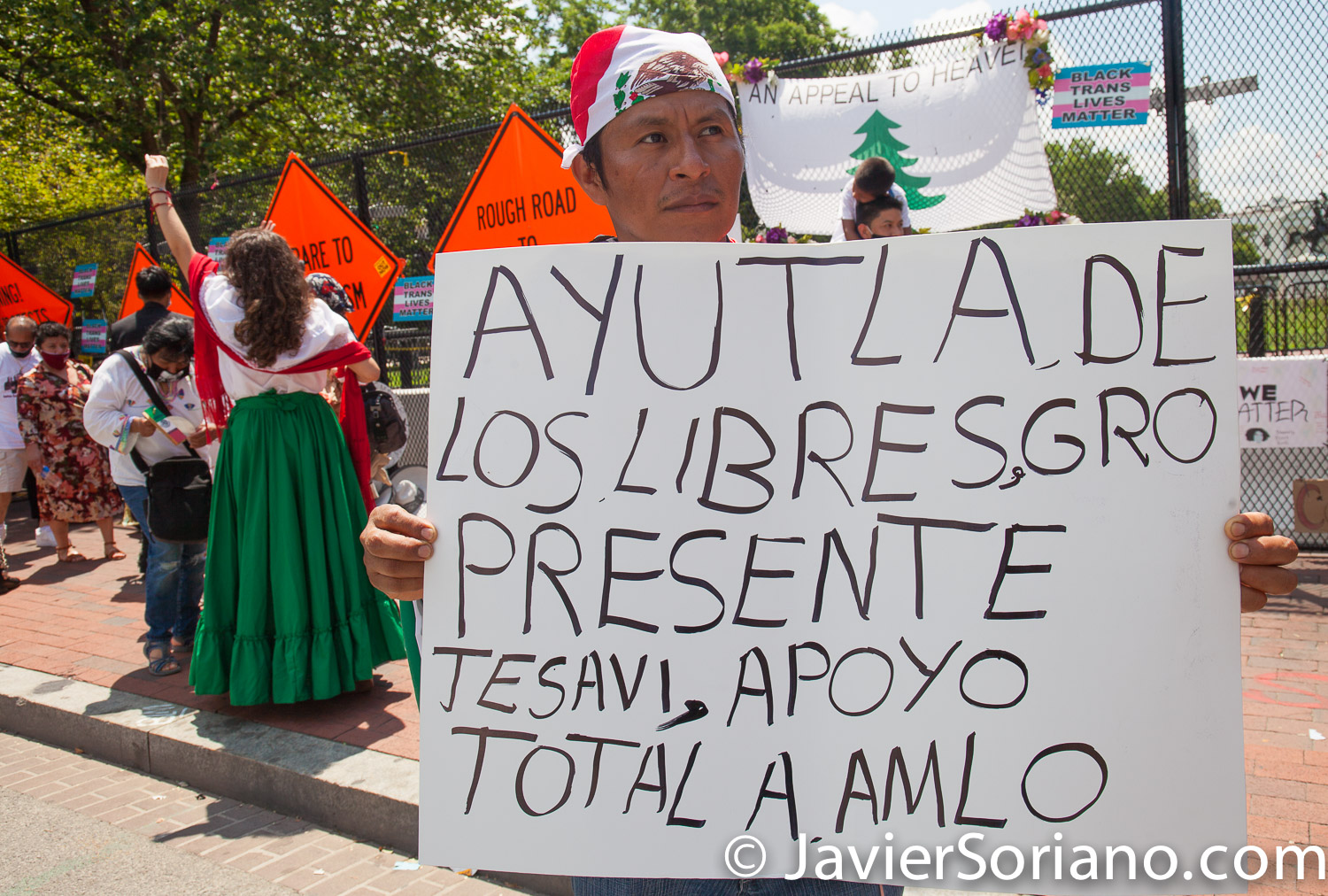 Miércoles 8 de julio de 2020. Washington, D. C., Estados Unidos de América - El presidente mexicano Andrés Manuel López Obrador (comúnmente conocido por sus iniciales AMLO) se reunió con el presidente de USA, Donald Trump en Washington, D. C. Mexicanas y mexicanos realizaron diferentes manifestaciones en Washington, D. C. para apoyar al presidente mexicano. Esta celebración por la visita de AMLO es en Lafayette Square, a un lado de la Casa Blanca. Foto por Javier Soriano/www.JavierSoriano.com