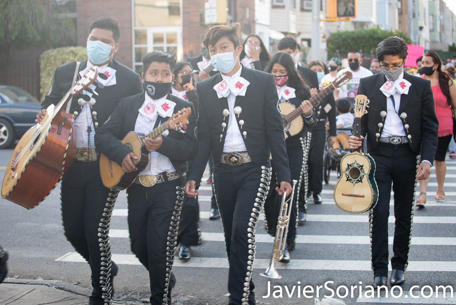 Jueves 16 de julio de 2020. Brooklyn, Ciudad de Nueva York – Manifestación para demandar justicia para José Antonio Barrera. El sábado 11 de julio de 2020, José Antonio fue atropellado por el conductor Kareem Denton. Médicos llevaron a Antonio al Centro Médico Maimónides, pero no pudo ser salvado. Kareem Denton fue dejado en libertad. Araceli Sanchez, viuda de José Antonio Barrera pide justicia para su esposo y su familia. Las personas marcharon de la casa de Araceli al precinto 66 para exigir justicia para José Antonio. La Academia De Mariachi Nuevo Amanecer de Queens interpretó varias canciones. Foto por Javier Soriano/www.JavierSoriano.com