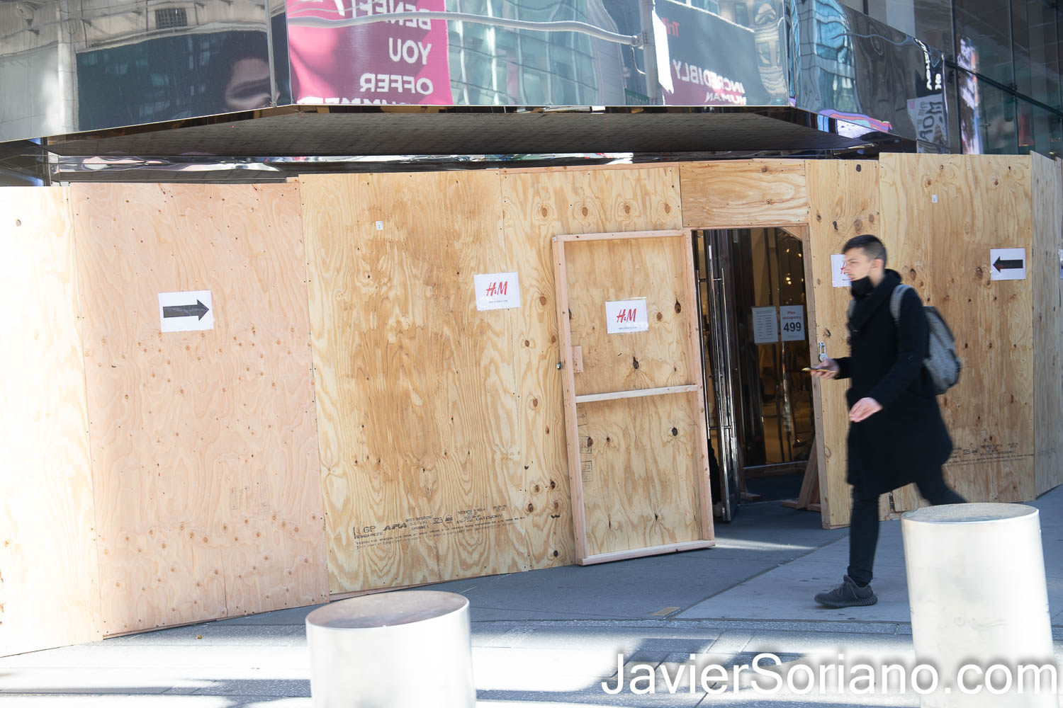 Wednesday, November 4, 2020. Manhattan, New York City – Stores in the Times Square area covered their windows with boards. Store owners fear possible unrest after the general election day. Photo by Javier Soriano/www.JavierSoriano.com