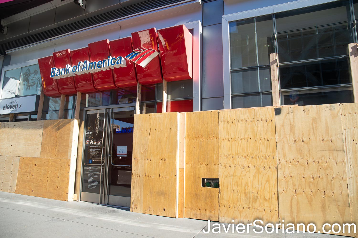 Wednesday, November 4, 2020. Manhattan, New York City – Stores in the Times Square area covered their windows with boards. Store owners fear possible unrest after the general election day. Photo by Javier Soriano/www.JavierSoriano.com
