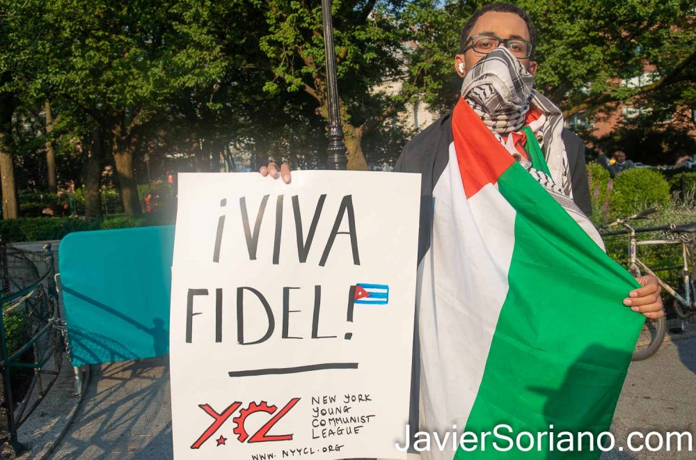 Thursday, July 15, 2021. Manhattan, New York City - A group of people gathered in Union Square to show solidarity with the Cuban government and the Cuban people. THIS PHOTO: A Palestinian man with the Palestinian flag and a sign that reads, "¡Viva Fidel!" Photo by Javier Soriano/www.JavierSoriano.com