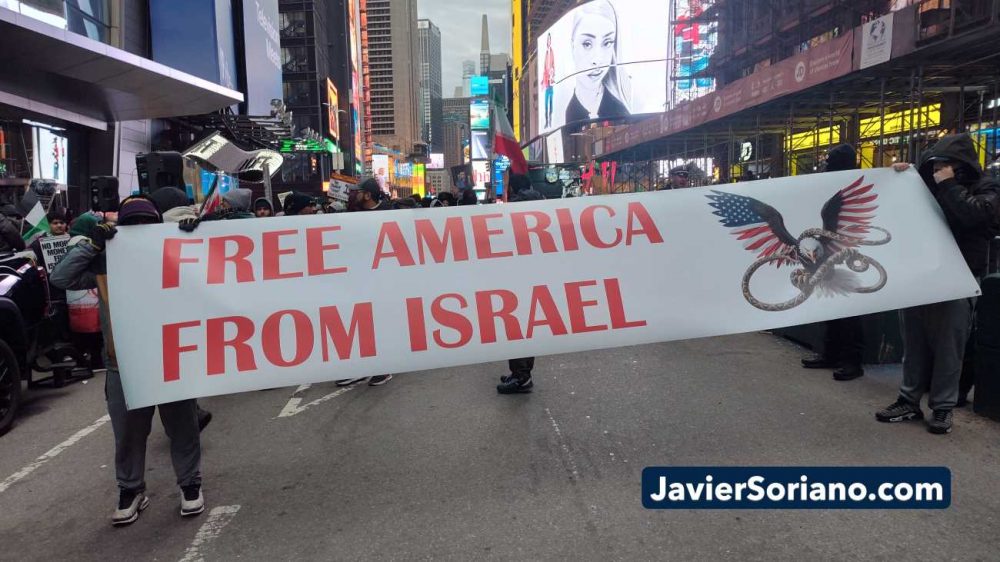 The “International Day of Al Quds” in Manahatta, Lenapehoking (Manhattan, New York City), was organized by the Al Quds Committee New York, on March 13, 2026. Photo by Javier Soriano/www.JavierSoriano.com. El “Día Internacional de Al Quds” en Manahatta, Lenapehoking (Manhattan, ciudad de Nueva York), fue organizada por Al Quds Committee New York, el 13 de marzo de 2026. Foto por Javier Soriano/www.JavierSoriano.com.