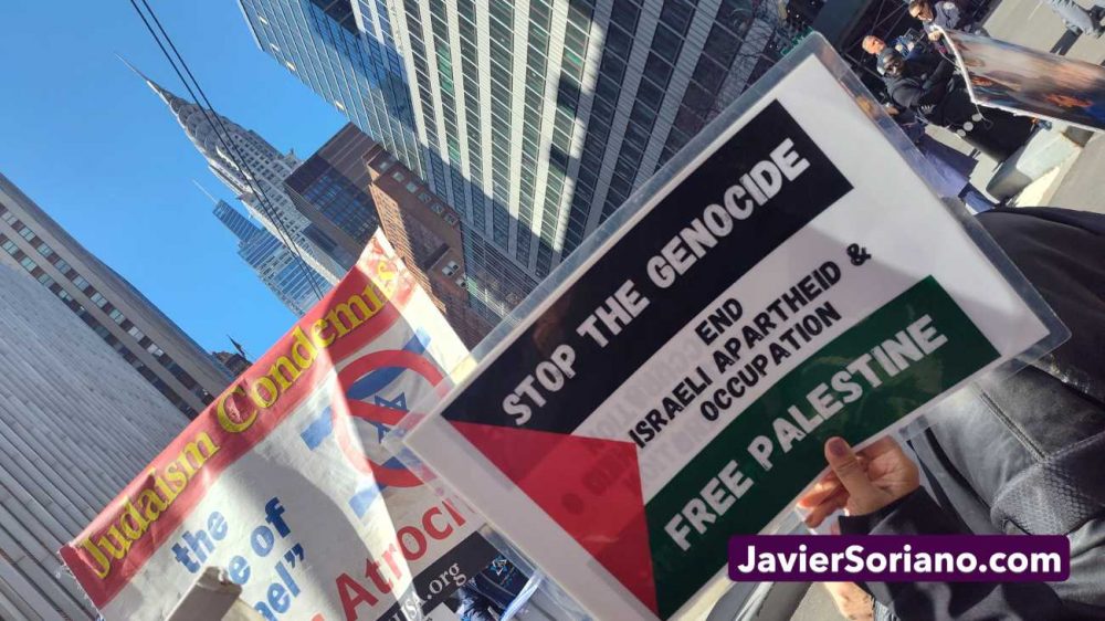 La protesta “INUNDEMOS LAS CALLES POR LAS PRISIONERAS PALESTINAS, LOS PRISIONEROS PALESTINOS” en Manahatta, Lenapehoking (Manhattan, ciudad de Nueva York), fue el 7 de abril de 2026. Foto por Javier Soriano/www.JavierSoriano.com. The protest “FLOOD THE STREETS FOR PALESTINIAN PRISONERS” in Manahatta, Lenapehoking (Manhattan, New York City), was on April 7, 2026. Photo by Javier Soriano / www.javiersoriano.com.