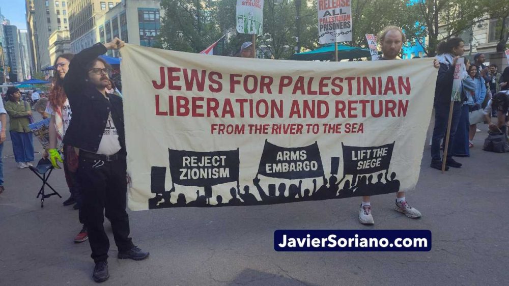 The “Palestinian Prisoners’ Day March” in Manahatta, Lenapehoking (Manhattan, New York City), was organized by the Palestinian Youth Movement, on Saturday, April 18, 2026. Photo by Javier Soriano/www.JavierSoriano.com. La “Marcha del Día de los Prisioneros Palestinos” en Manahatta, Lenapehoking (Manhattan, ciudad de Nueva York), fue organizada por el Palestinian Youth Movement, el sábado 18 de abril de 2026. Foto por Javier Soriano/www.JavierSoriano.com.