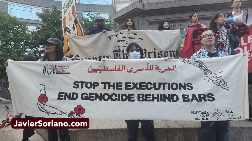 The “Palestinian Prisoners’ Day March” in Manahatta, Lenapehoking (Manhattan, New York City), was organized by the Palestinian Youth Movement, on Saturday, April 18, 2026. Photo by Javier Soriano/www.JavierSoriano.com.

La “Marcha del Día de los Prisioneros Palestinos” en Manahatta, Lenapehoking (Manhattan, ciudad de Nueva York), fue organizada por el Palestinian Youth Movement, el sábado 18 de abril de 2026. Foto por Javier Soriano/www.JavierSoriano.com.