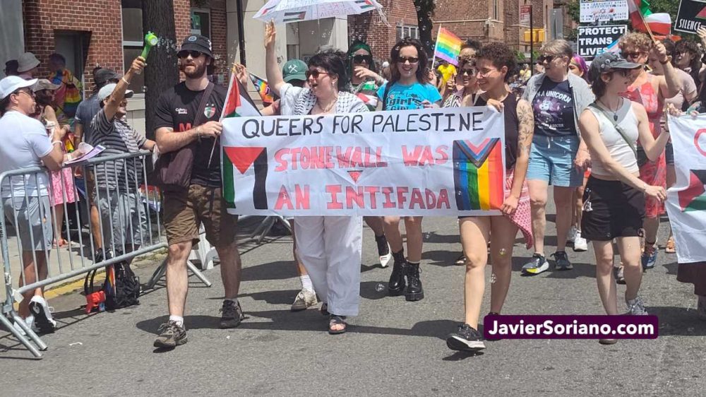Pro-Palestine, anti-genocide LGBTQ+ New Yorkers and allies participated in the Queens Pride Parade in Jackson Heights, Queens; Lenapehoking (New York City) on Sunday, June 7, 2026. Photo by Javier Soriano/www.JavierSoriano.com. Personas neoyorquinas LGBTQ+, junto a personas aliadas, que apoyan la soberanía de Palestina y que están contra el genocidio, participaron en el Desfile del Orgullo de Queens en Jackson Heights, Queens; Lenapehoking (ciudad de Nueva York), el domingo 7 de junio de 2026. Foto de Javier Soriano/www.JavierSoriano.com.