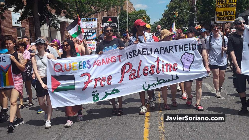 Pro-Palestine, anti-genocide LGBTQ+ New Yorkers and allies participated in the Queens Pride Parade in Jackson Heights, Queens; Lenapehoking (New York City) on Sunday, June 7, 2026. Photo by Javier Soriano/www.JavierSoriano.com. Personas neoyorquinas LGBTQ+, junto a personas aliadas, que apoyan la soberanía de Palestina y que están contra el genocidio, participaron en el Desfile del Orgullo de Queens en Jackson Heights, Queens; Lenapehoking (ciudad de Nueva York), el domingo 7 de junio de 2026. Foto de Javier Soriano/www.JavierSoriano.com.