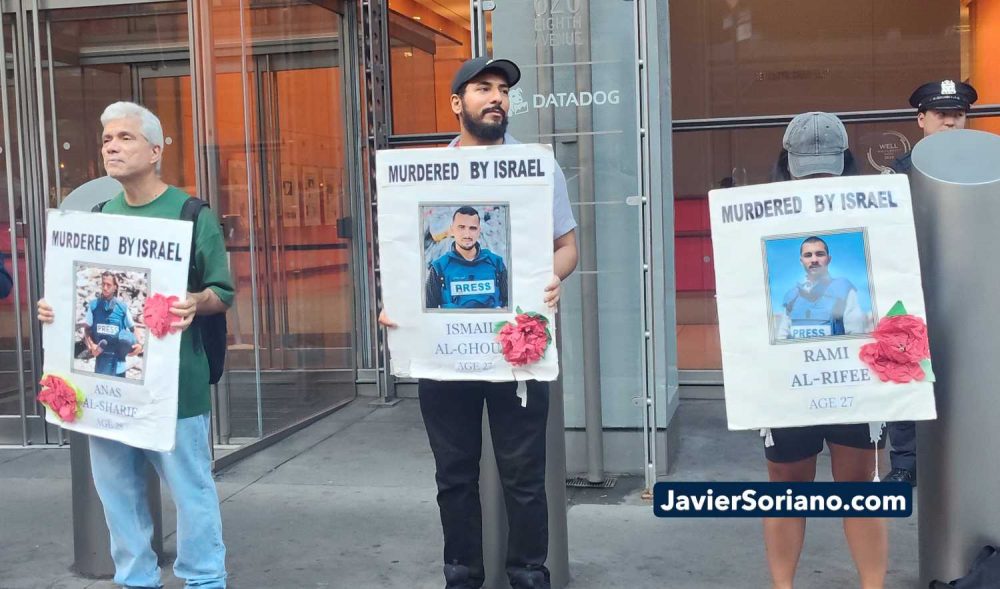 Thursday, July 30, 2026. Occupied Manahatta, Lenapehoking (Manhattan, New York City). – The protest against the western corporate mainstream media in Manhattan, New York City, was on July 30, 2026. THIS PHOTO: Anti-genocide New Yorkers outside The New York Times. Protestors have pictures of Palestinian journalists Ismail Al-Ghoul and Rami Al-Refee, who were murdered by the terrorist, zionist state of Israel on Wednesday, July 31, 2024, and Palestinian journalist Anas Al-Sharif, who was murdered by the apartheid, fascist entity on Sunday, August 10, 2025. Photo by Javier Soriano / www.JavierSoriano.com. Jueves 30 de julio de 2026. Ocupada Manahatta, Lenapehoking (Manhattan, ciudad de Nueva York). – La protesta contra los grandes medios corporativos occidentales en Manhattan, ciudad de Nueva York, tuvo lugar el 30 de julio de 2026. ESTA FOTO: Neoyorquinos contra el genocidio frente a The New York Times. Manifestantes tienen fotografías de los periodistas palestinos Ismail Al-Ghoul y Rami Al-Refee, asesinados por el Estado terrorista, sionista de Israel el miércoles 31 de julio de 2024, y del periodista palestino Anas Al-Sharif, asesinado por la entidad fascista, apartheid el domingo 10 de agosto de 2025. Foto por Javier Soriano / www.JavierSoriano.com.